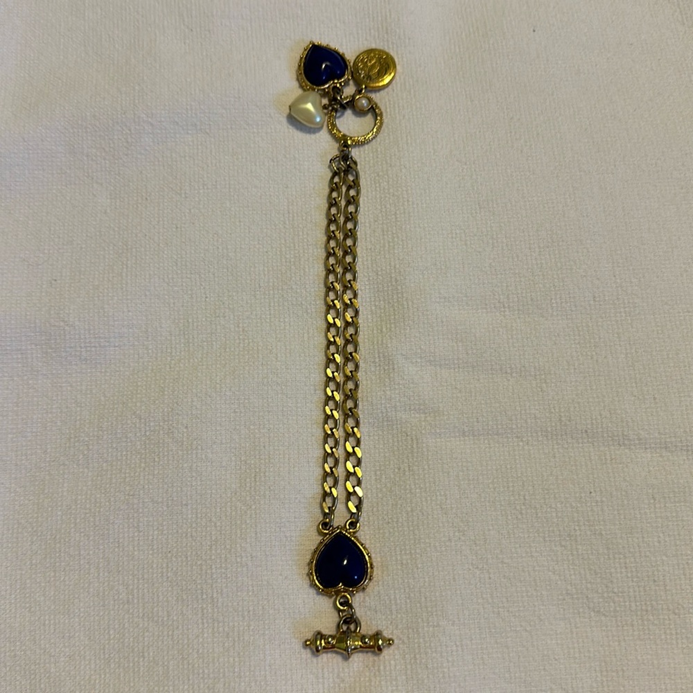 Beautiful navy blue hearts, pearl, charm bracelet